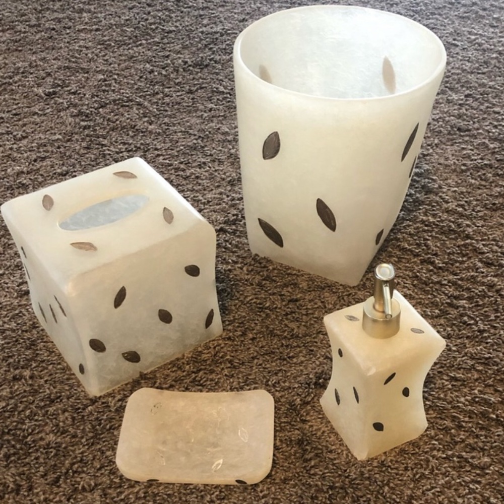Gold Leaf luxurious Bath ensemble set